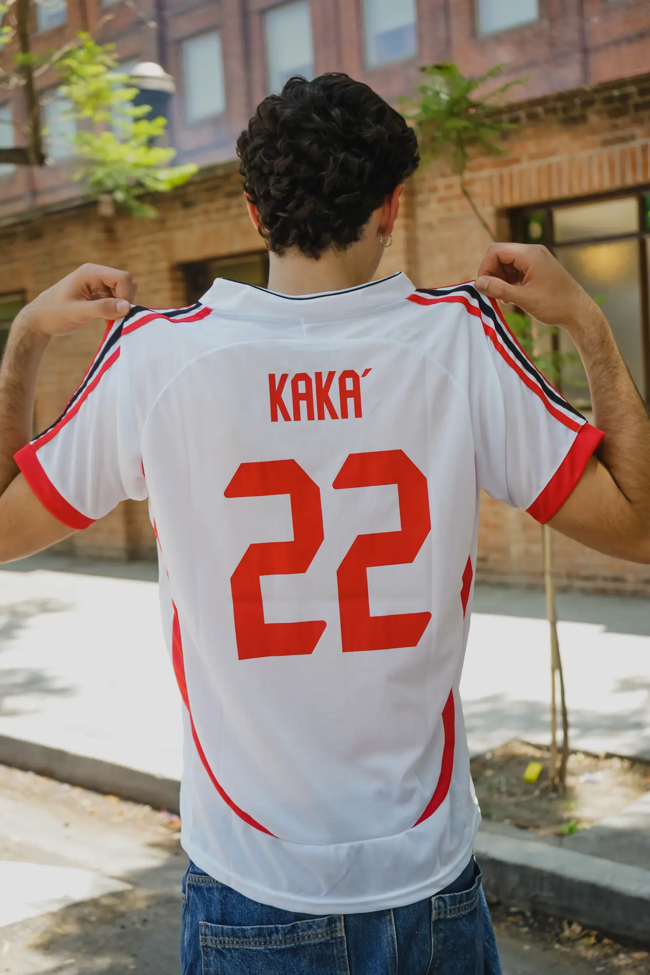 MILÁN KAKA ALTERNATIVA (RETRO)